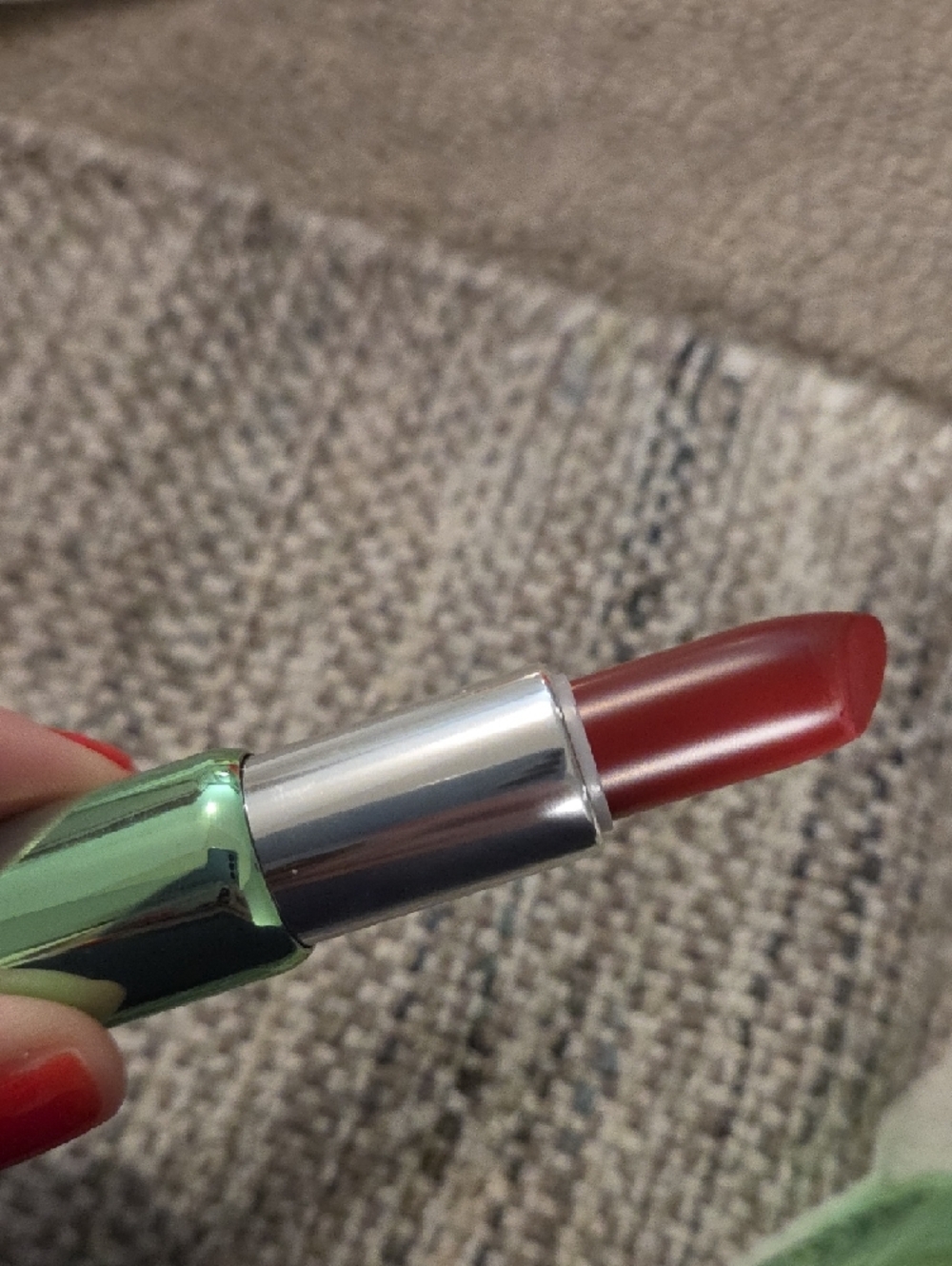 Clinique Lipstick - Icon Pop - Picture 3 of 3